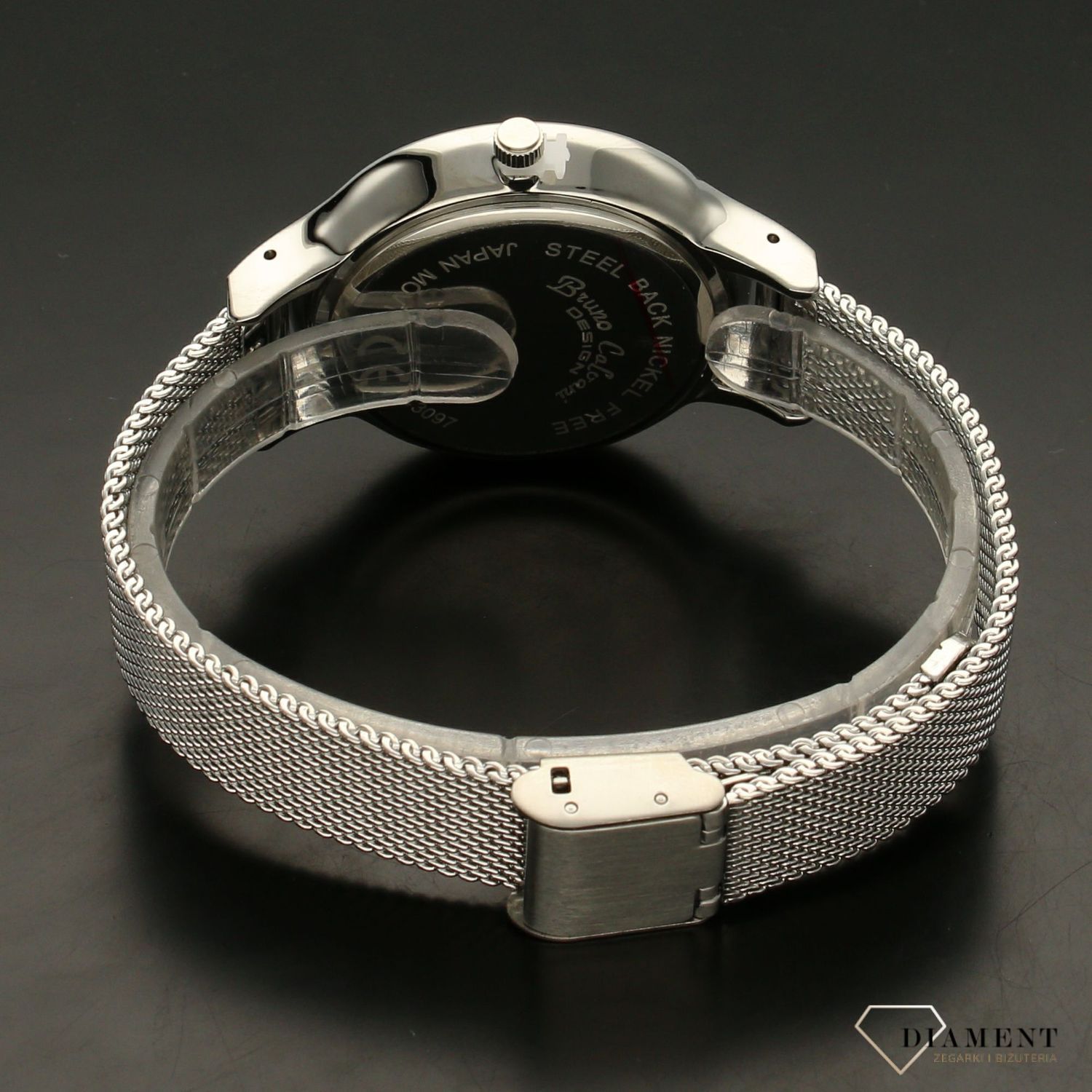 Zegarek damski BRUNO CALVANI BC3097 srebrny. Zegarek damski zachowany w klasycznym srebrnej kolorystyce z piękną białą tarczą. Tarcza zegarka ozdobiona srebrnymi cyframi arabskimi i wskazówkami. I (2).jpg